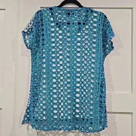 Onque Casual teal eyelet top with liner and gold zipper pocket size Small - Picture 3 of 7